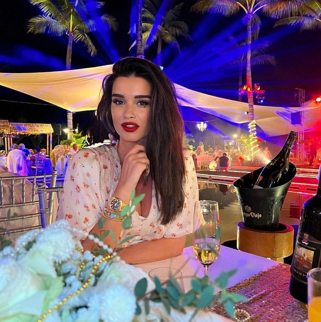 Бородина не знает, что её ждёт впереди, но верит в лучшее Бородина не знает, что её ждёт впереди, но верит в лучшее