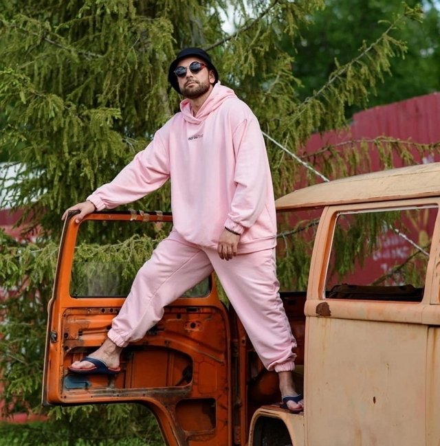 Адеев собирается увести у Салибекова девушку? Адеев собирается увести у Салибекова девушку?