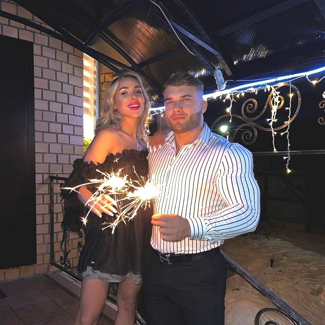 Виктория Бахарева: С Новым годом, друзья! Виктория Бахарева: С Новым годом, друзья!