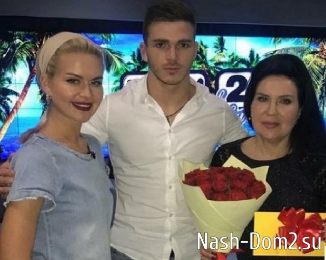 Татьяна Африкантова считает, что Капаклы уже потратил на Мусульбес все сбережения Татьяна Африкантова считает, что Капаклы уже потратил на Мусульбес все сбережения