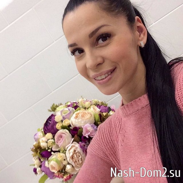 Юлия Колисниченко показала, как выглядит без макияжа и наращённых ресниц Юлия Колисниченко показала, как выглядит без макияжа и наращённых ресниц