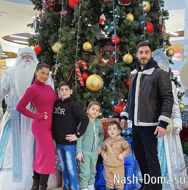 Юлия Колисниченко показала, как выглядит без макияжа и наращённых ресниц Юлия Колисниченко показала, как выглядит без макияжа и наращённых ресниц