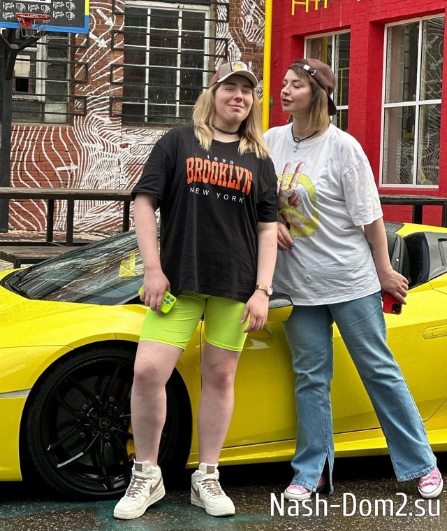 Александра Черно объяснила, почему её окружает так много мужчин Александра Черно объяснила, почему её окружает так много мужчин