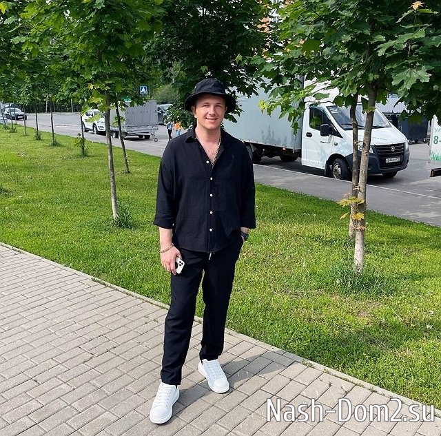 Либерж Кпадону уверена в том, что у Адеева роман с Лопской Либерж Кпадону уверена в том, что у Адеева роман с Лопской