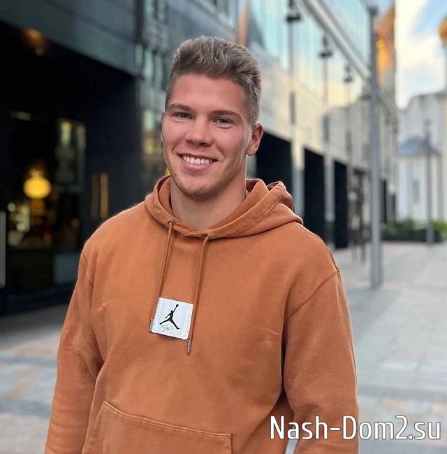 Полыгалова благодарна Баженову за поддержку после потери ребёнка Полыгалова благодарна Баженову за поддержку после потери ребёнка