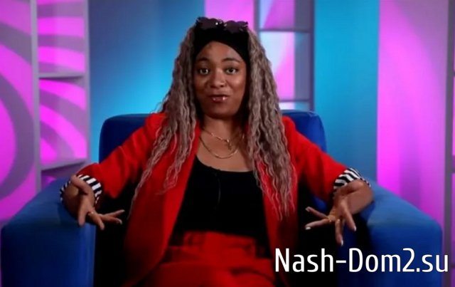 Либерж не успела познакомиться со своим новым мускулистым поклонником Либерж не успела познакомиться со своим новым мускулистым поклонником