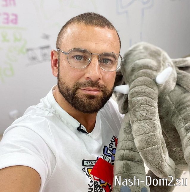 Адеев пустил слух о том, что возвращается на проект Адеев пустил слух о том, что возвращается на проект