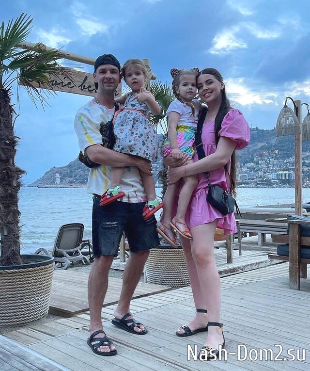 Ольга Рапунцель призналась, что ей не хватает денег Ольга Рапунцель призналась, что ей не хватает денег