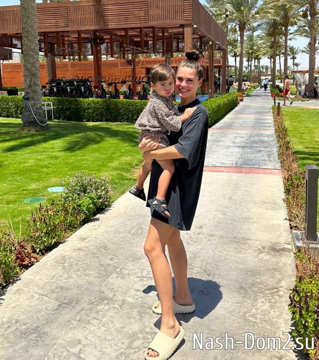 Пинчук заявила, что врачи не могут рассмотреть пол её будущего ребёнка Пинчук заявила, что врачи не могут рассмотреть пол её будущего ребёнка