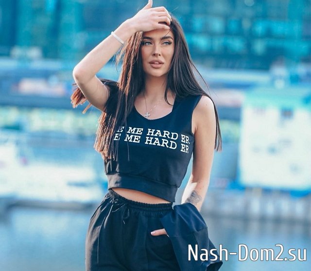 Мусульбес не считает себя виноватой в разрыве Капаклы и Африкантовой Мусульбес не считает себя виноватой в разрыве Капаклы и Африкантовой