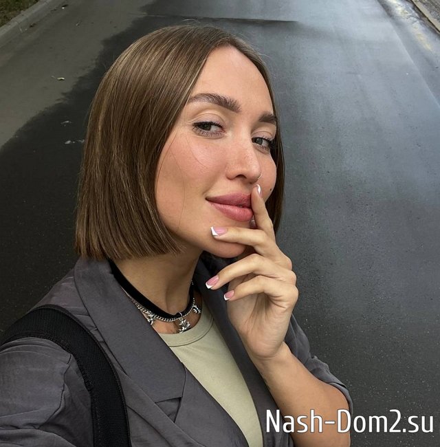 Лиза Полыгалова вместе с вещами забрала с проекта Игната Григорьевых Лиза Полыгалова вместе с вещами забрала с проекта Игната Григорьевых