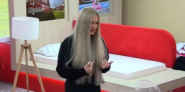 Рахимова считает Адеева лицемером из-за спасения гусыни Рахимова считает Адеева лицемером из-за спасения гусыни