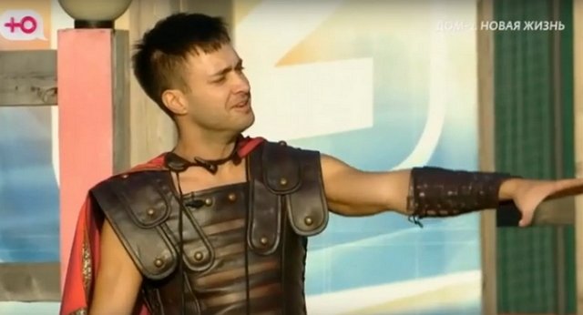 Лиза Субботина заметила перемены в Алексее Безусе, которому заклеила рот скотчем Лиза Субботина заметила перемены в Алексее Безусе, которому заклеила рот скотчем