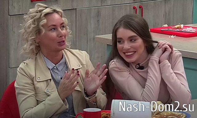 Выяснилось, что мама растила Лизу Субботину скромницей для Безуса Выяснилось, что мама растила Лизу Субботину скромницей для Безуса