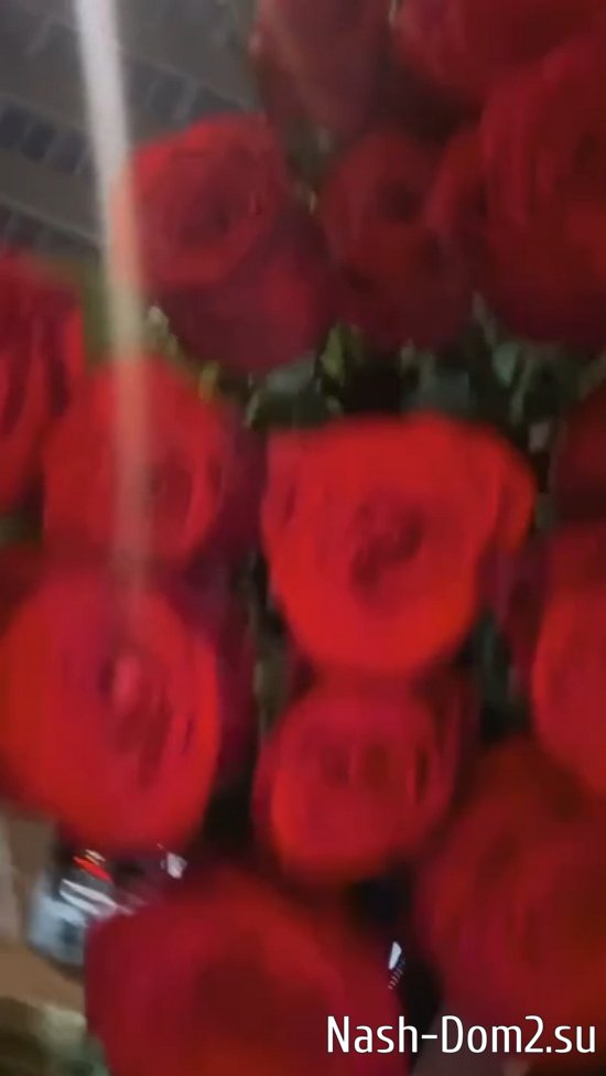 Бывшая жена Тиграна Салибекова похвасталась цветами от ухажёра Бывшая жена Тиграна Салибекова похвасталась цветами от ухажёра