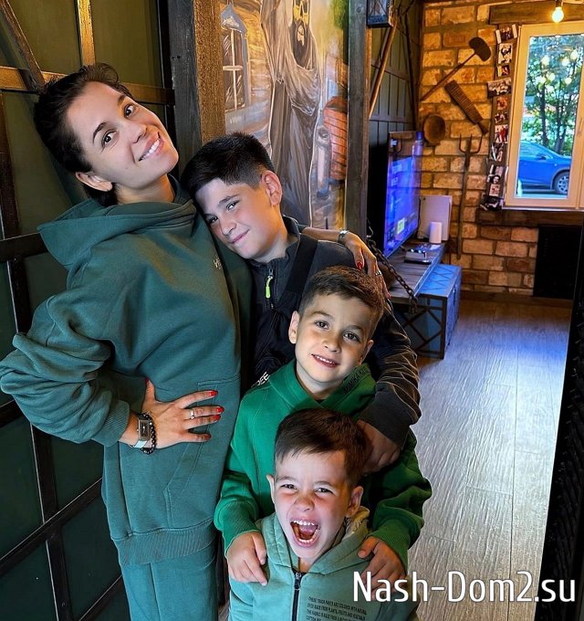 Тигран и Оганес напомнили Юле Колисниченко о необходимости прийти на допрос Тигран и Оганес напомнили Юле Колисниченко о необходимости прийти на допрос