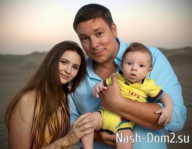 Виктория Чуева плачет из-за того, что отдала сына от Андрея в детский сад Виктория Чуева плачет из-за того, что отдала сына от Андрея в детский сад