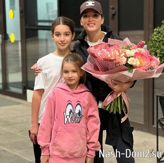 Бородина поделилась с поклонниками принципами воспитания дочерей Бородина поделилась с поклонниками принципами воспитания дочерей