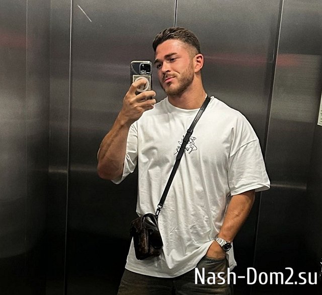 Капаклы отметил день рождения в компании Мусульбес Капаклы отметил день рождения в компании Мусульбес