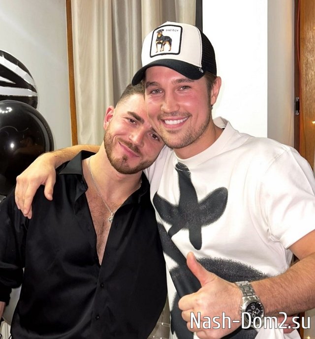 Капаклы отметил день рождения в компании Мусульбес Капаклы отметил день рождения в компании Мусульбес