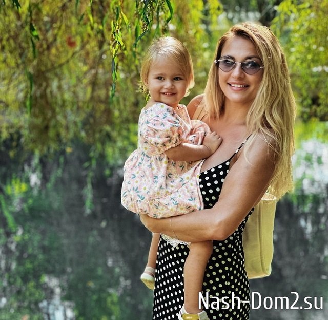 Ксения Задойнова: Без денег особого счастья не испытать! Ксения Задойнова: Без денег особого счастья не испытать!