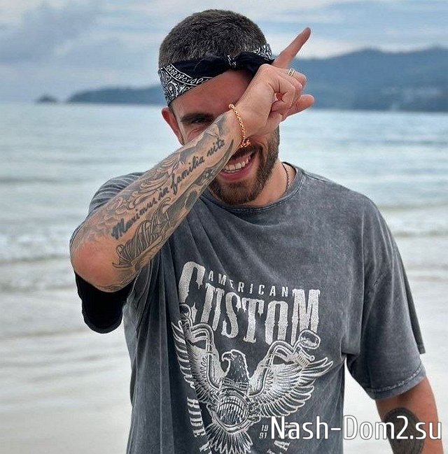 Григорьев позвал на проект бабушку, чтобы познакомить её с Бухынбалтэ Григорьев позвал на проект бабушку, чтобы познакомить её с Бухынбалтэ