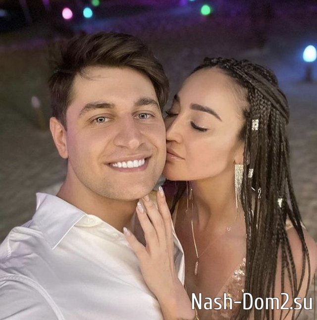 Бузова вновь подогрела слухи о романе с Манукяном Бузова вновь подогрела слухи о романе с Манукяном