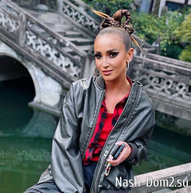 Бузова вновь подогрела слухи о романе с Манукяном Бузова вновь подогрела слухи о романе с Манукяном