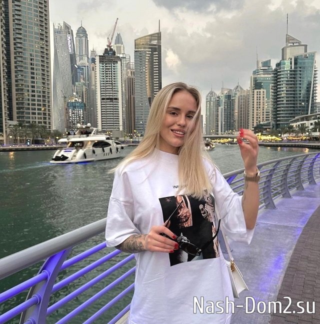 Самонина не успела создать собственный парфюм, её опередила Безбородова Самонина не успела создать собственный парфюм, её опередила Безбородова