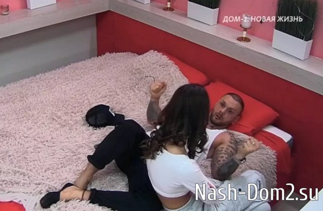 Самонина боится располнеть, потому что Евстропов её разлюбит Самонина боится располнеть, потому что Евстропов её разлюбит