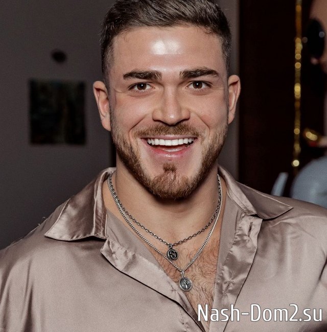 Роман Капаклы сделал Татьяне Мусульбес дорогой подарок Роман Капаклы сделал Татьяне Мусульбес дорогой подарок