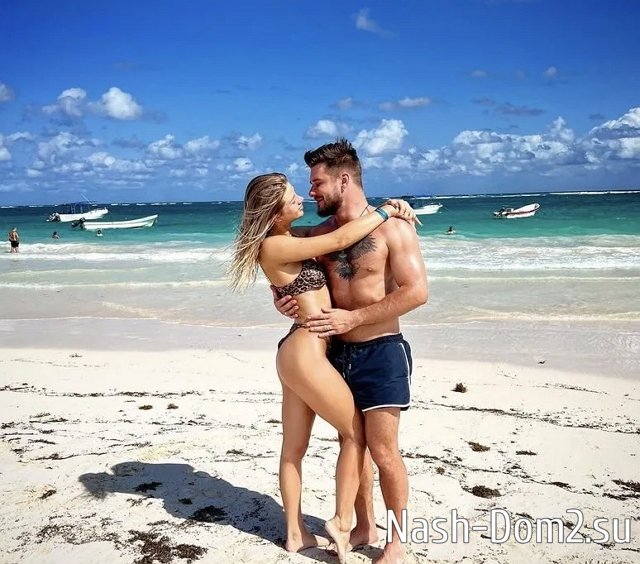 Супруги Ромашовы вернулись в Россию Супруги Ромашовы вернулись в Россию