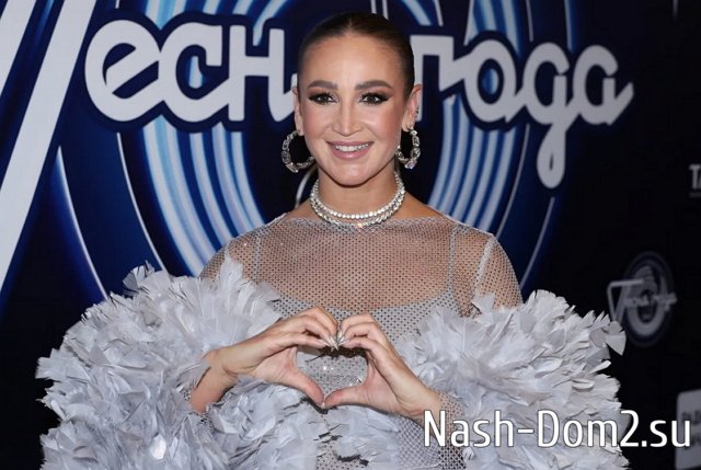 Бузова утёрла нос Бородиной, став иконой стиля Бузова утёрла нос Бородиной, став иконой стиля