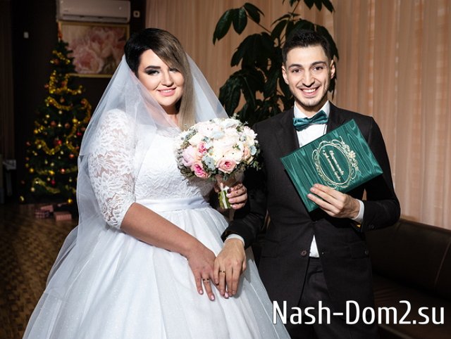 Саша Черно расплакалась, вспомнив о своей свадьбе 5 лет назад Саша Черно расплакалась, вспомнив о своей свадьбе 5 лет назад