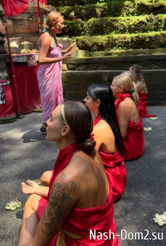 Полыгаловой надоело на Бали и она полетела дальше Полыгаловой надоело на Бали и она полетела дальше