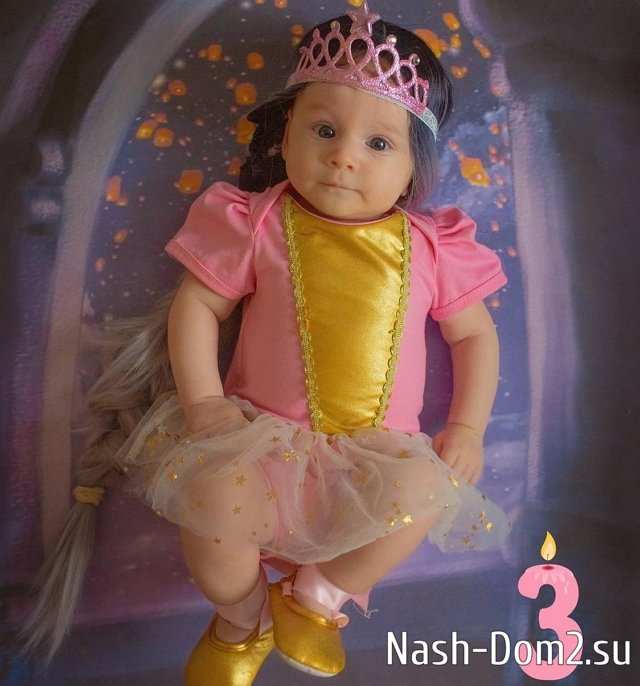 Алиана Устиненко: Лялякаешь, поёшь, смеёшься, улыбаешься... Алиана Устиненко: Лялякаешь, поёшь, смеёшься, улыбаешься...