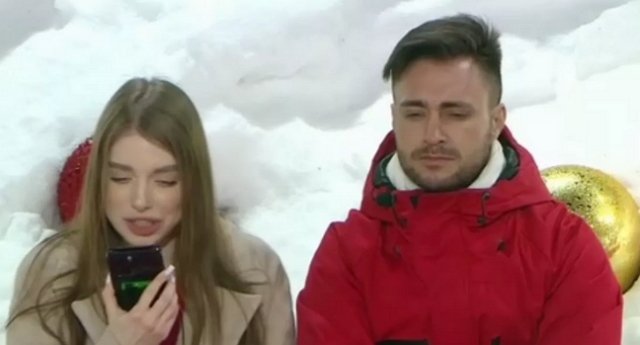 Лиза Субботина вместе с мамой смеётся над доверчивостью Тани Репиной Лиза Субботина вместе с мамой смеётся над доверчивостью Тани Репиной