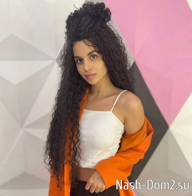 Максим Меченков равнодушно отнёсся к третьей беременности Алианы Устиненко Максим Меченков равнодушно отнёсся к третьей беременности Алианы Устиненко