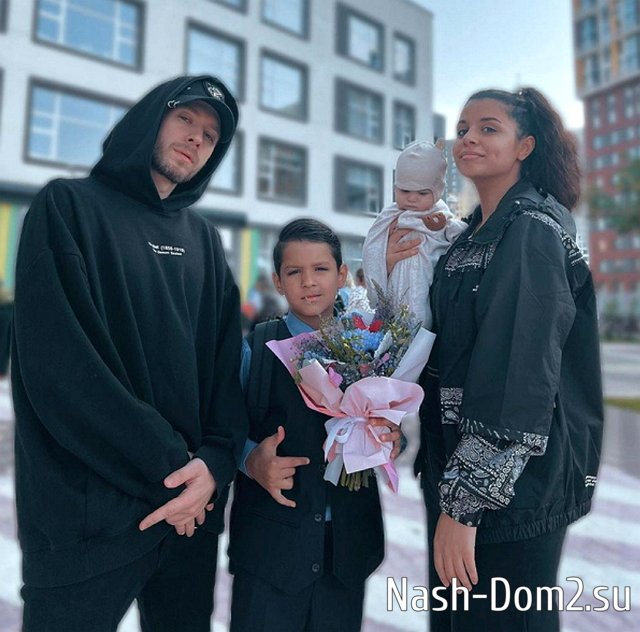 Максим Меченков равнодушно отнёсся к третьей беременности Алианы Устиненко Максим Меченков равнодушно отнёсся к третьей беременности Алианы Устиненко