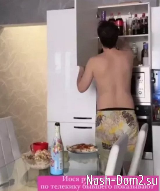 Александра Черно отпустила Оганесяна в гости к Пингвиновой Александра Черно отпустила Оганесяна в гости к Пингвиновой