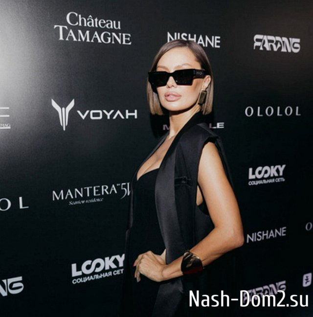 В сети высмеяли квадратные бёдра Виктории Бони В сети высмеяли квадратные бёдра Виктории Бони