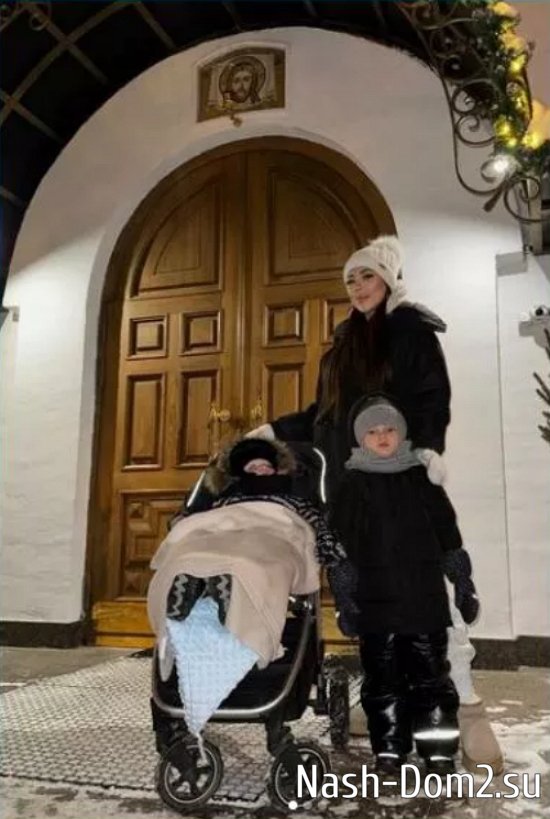 Саша Черно «случайно» подтвердила слухи о третьей беременности Савкиной? Саша Черно «случайно» подтвердила слухи о третьей беременности Савкиной?