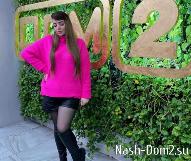 Саша Черно «случайно» подтвердила слухи о третьей беременности Савкиной? Саша Черно «случайно» подтвердила слухи о третьей беременности Савкиной?