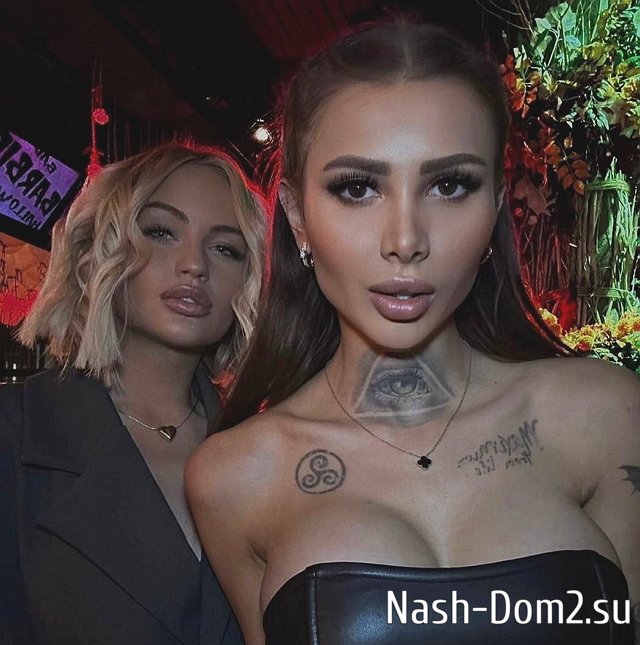 Элина Рахимова начала вредить своей подруге Элина Рахимова начала вредить своей подруге