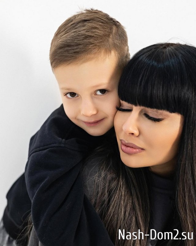 Нелли Ермолаева: Я сегодня всю ночь не спала Нелли Ермолаева: Я сегодня всю ночь не спала