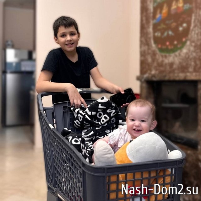 Алиана Устиненко: Долг по алиментам 400 тысяч Алиана Устиненко: Долг по алиментам 400 тысяч