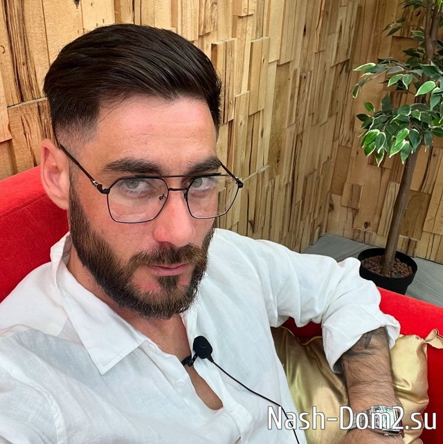 Тигран Салибеков решил отдохнуть от семьи? Тигран Салибеков решил отдохнуть от семьи?