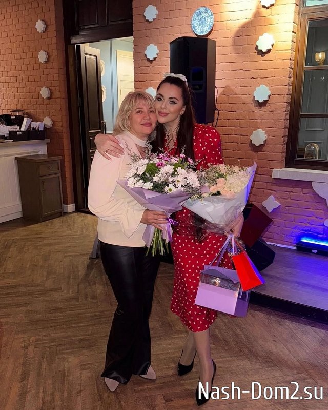 Ольга Рапунцель: Праздник в кругу родных и близких Ольга Рапунцель: Праздник в кругу родных и близких