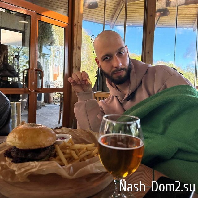 Влад Аракелян против чистки зубов зубной щёткой Влад Аракелян против чистки зубов зубной щёткой