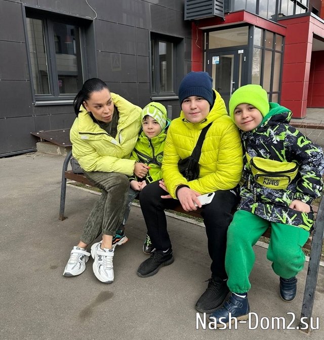 Фото детей участников Дома-2 (25.04.2025) Фото детей участников Дома-2 (25.04.2025)